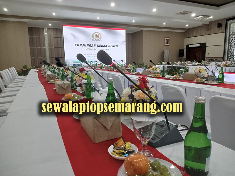 Sewa Mic Delegate di Semarang untuk Meeting & Conference Profesional